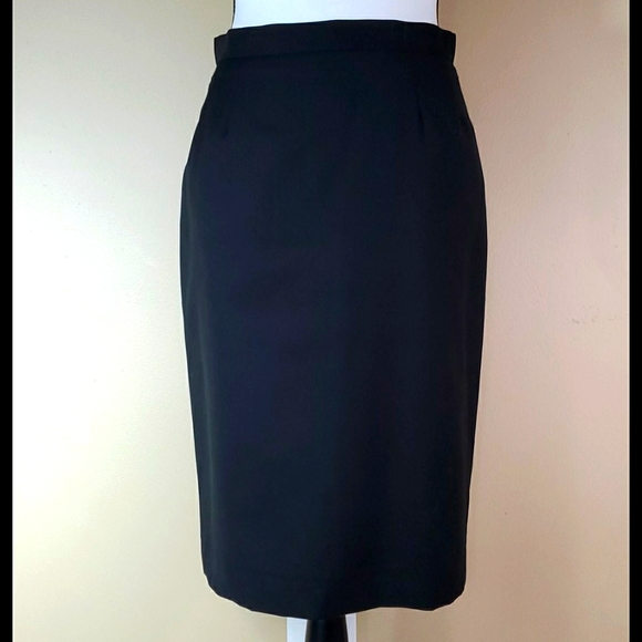 French Eye black skirt